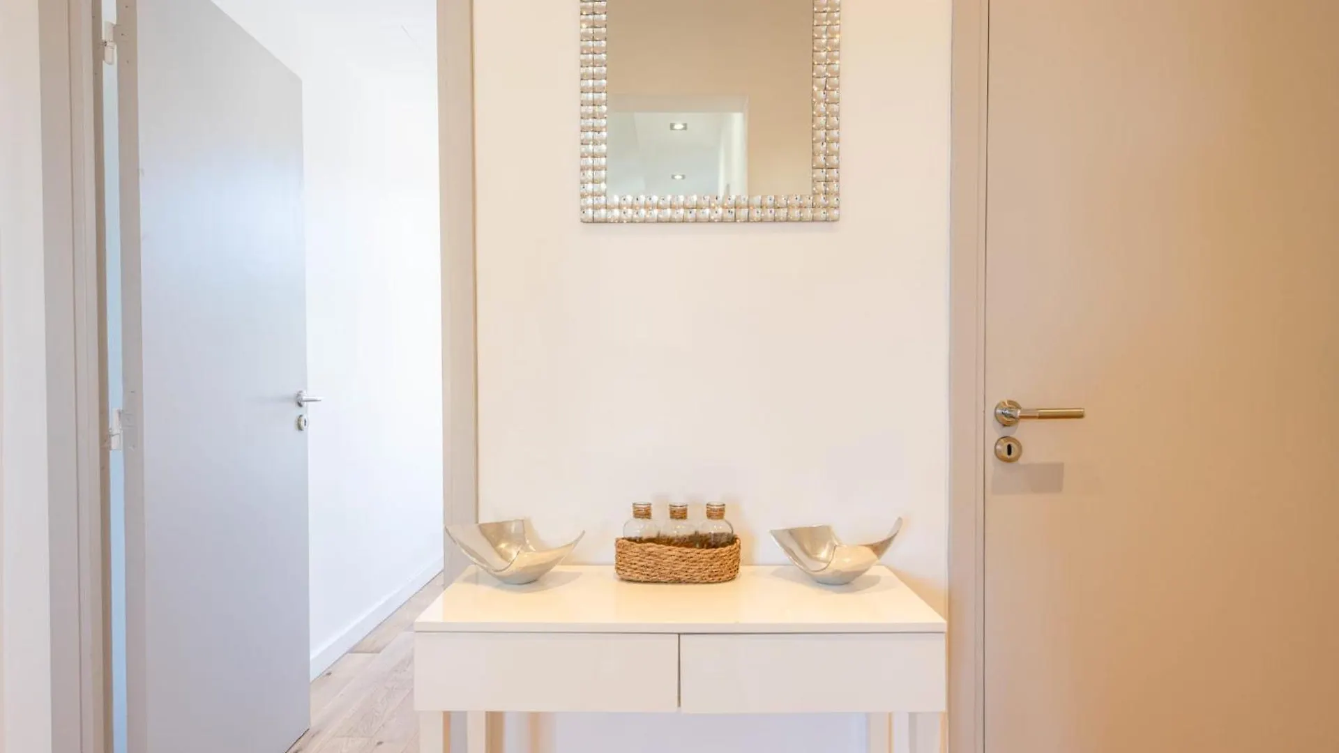 Air-Conditioned 2-Br Apartment With Garage Near The Beach Cannes