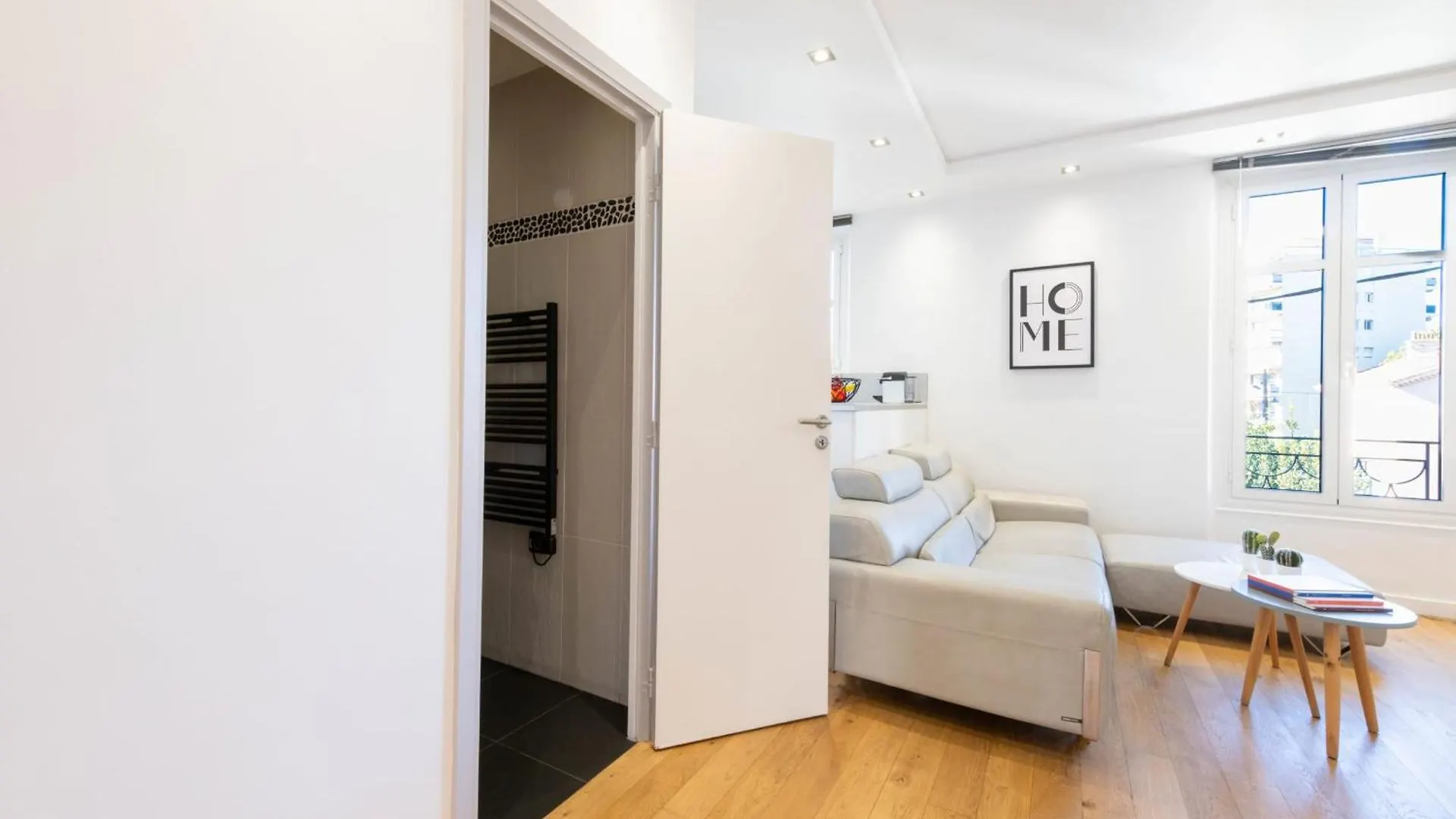 Air-Conditioned 2-Br Apartment With Garage Near The Beach Cannes