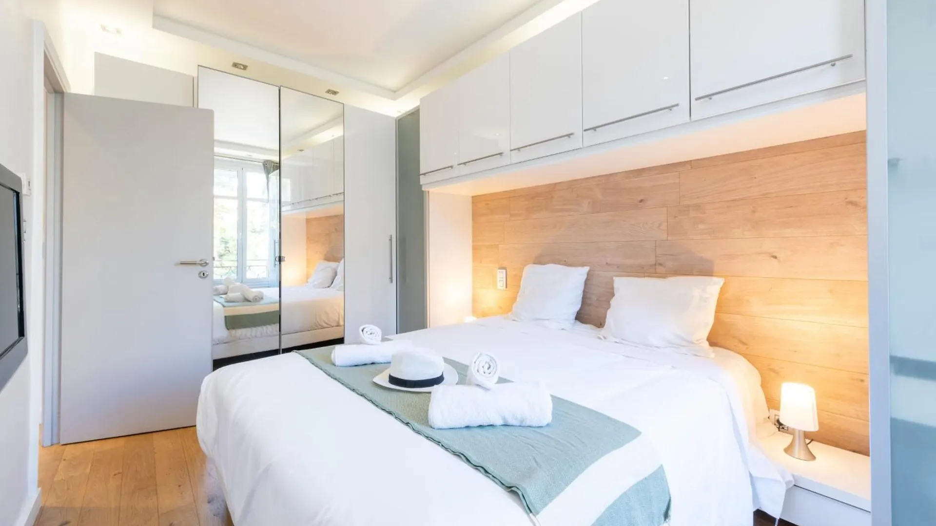 Air-Conditioned 2-Br Apartment With Garage Near The Beach Cannes