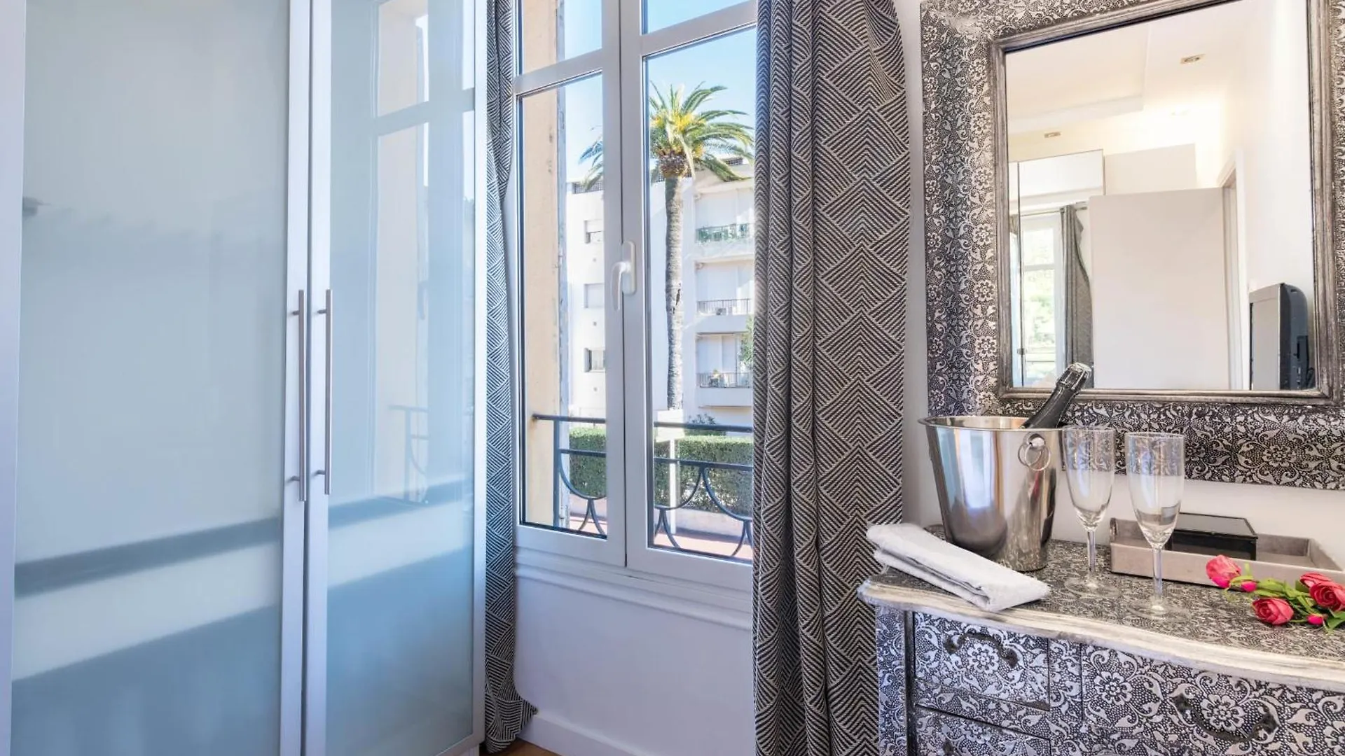 Air-Conditioned 2-Br Apartment With Garage Near The Beach Cannes 0*,