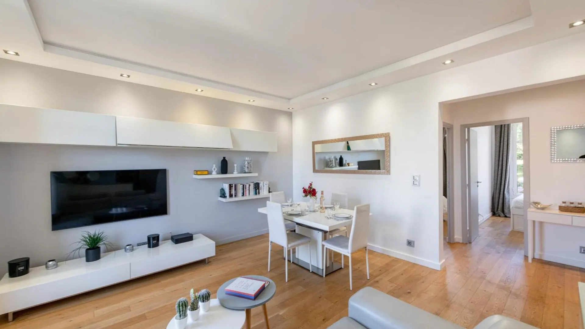 Air-Conditioned 2-Br Apartment With Garage Near The Beach Cannes France