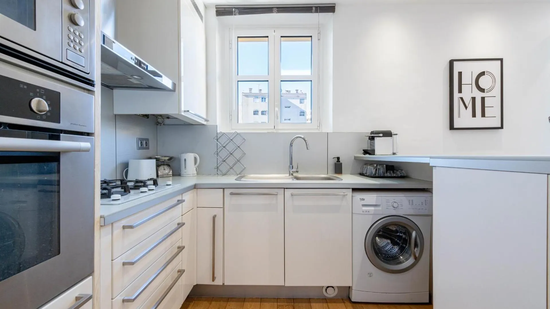 Air-Conditioned 2-Br Apartment With Garage Near The Beach Cannes 0*,  France