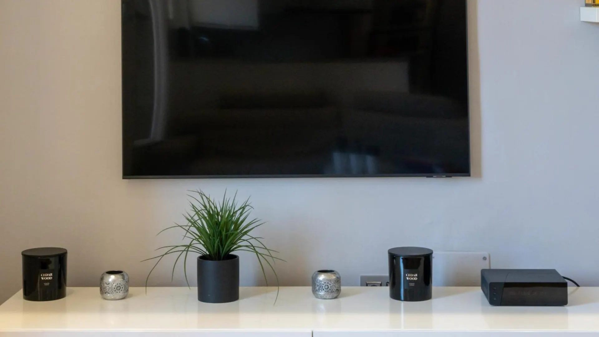 Air-Conditioned 2-Br Apartment With Garage Near The Beach Cannes